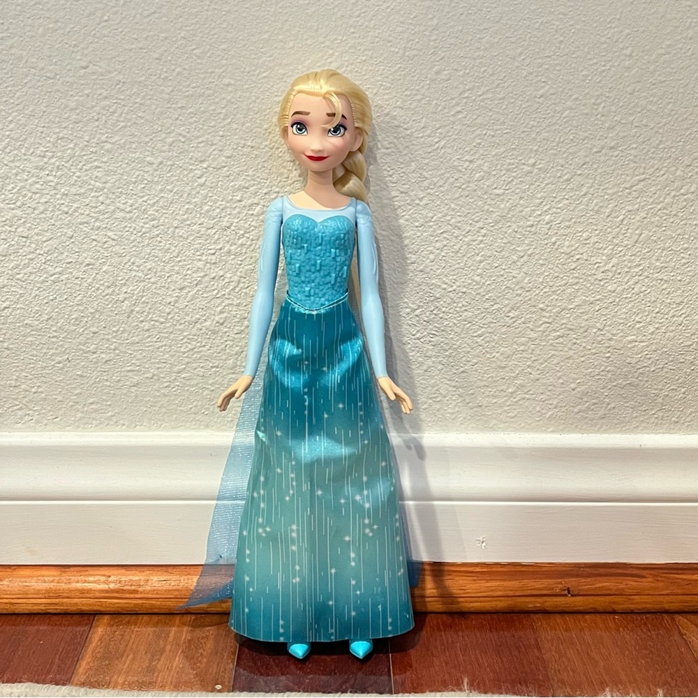 Disney Frozen Elsa Fashion Doll Blue Traditional Dress and Cape